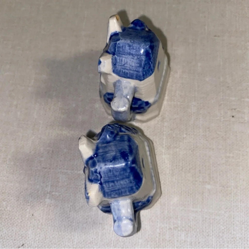 Vintage Windmill Salt And‎ Pepper Shakers Japan White with Blue